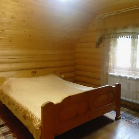 Apartment перша хата Synevyrsʼka Polyana