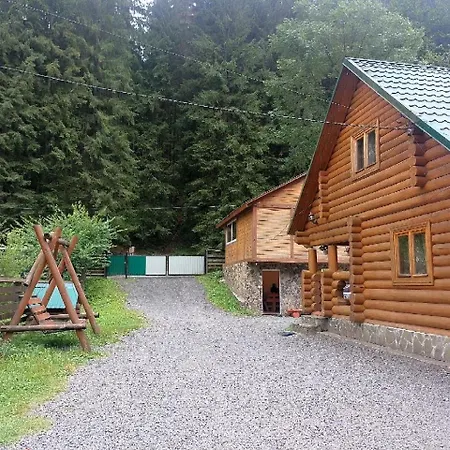 перша хата * Synevyrsʼka Polyana
