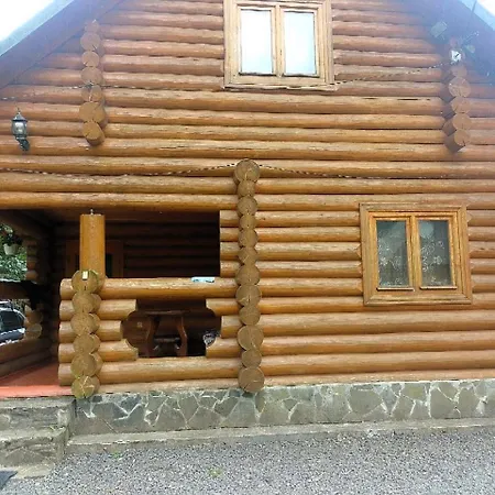 перша хата * Synevyrsʼka Polyana
